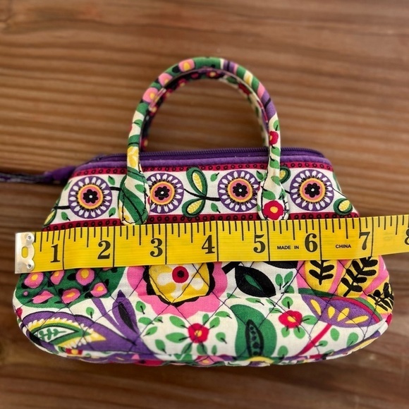 Vera Bradley super fun and cute mini purse! - Picture 4 of 8
